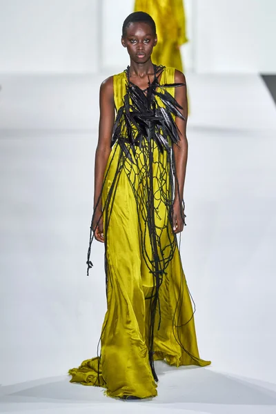 Look 17